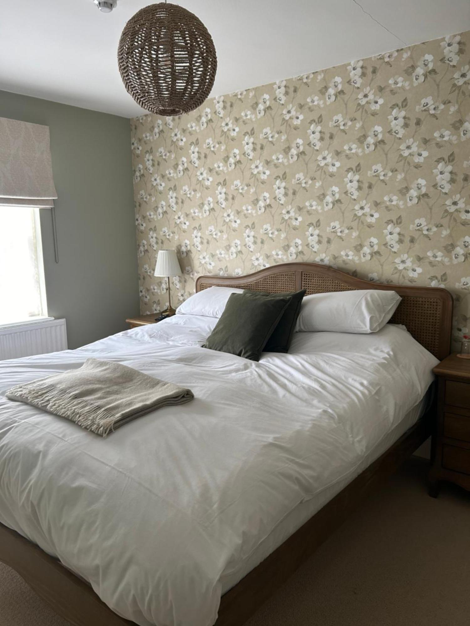 The White Horse 4*