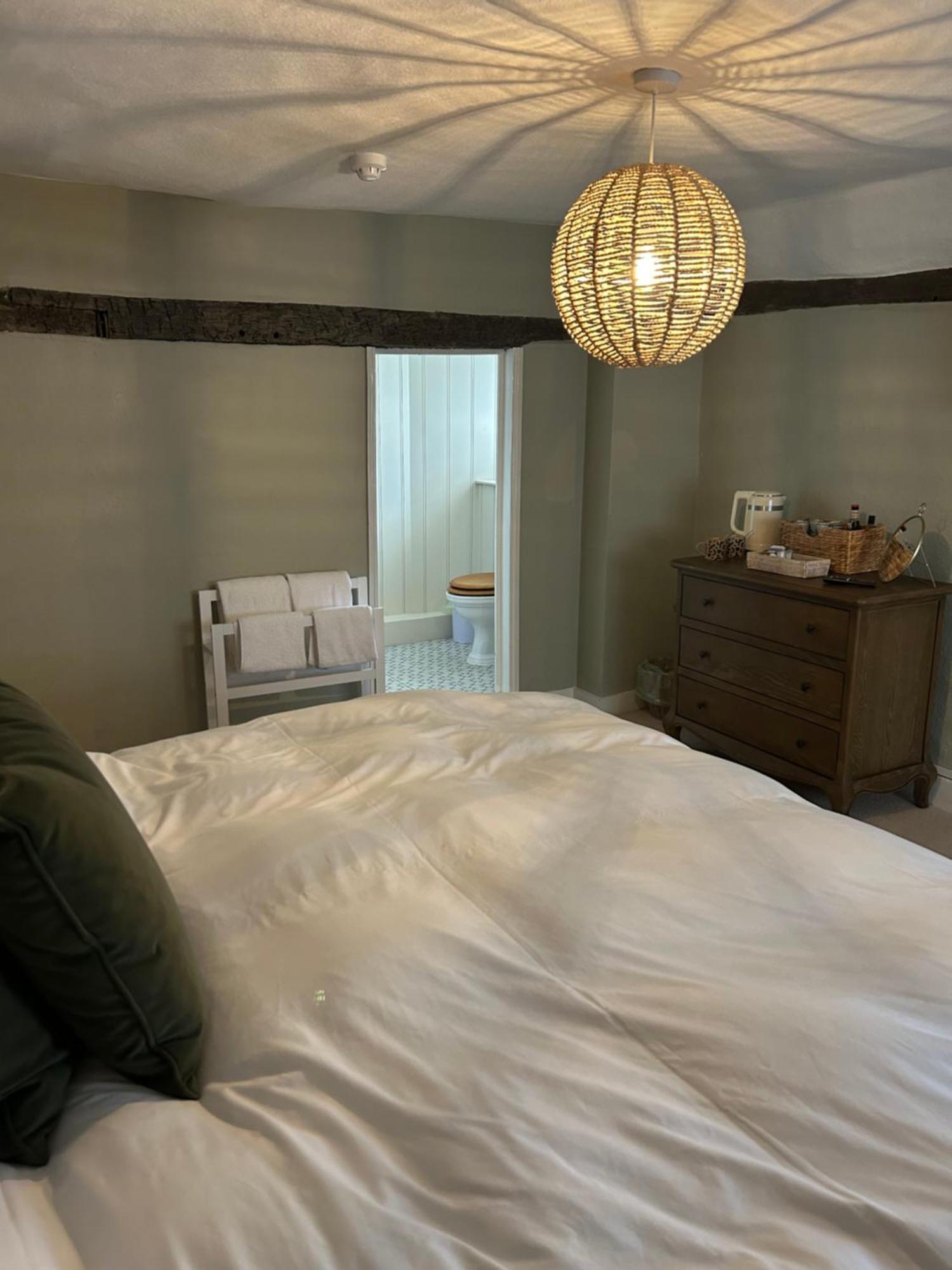 The White Horse 4*