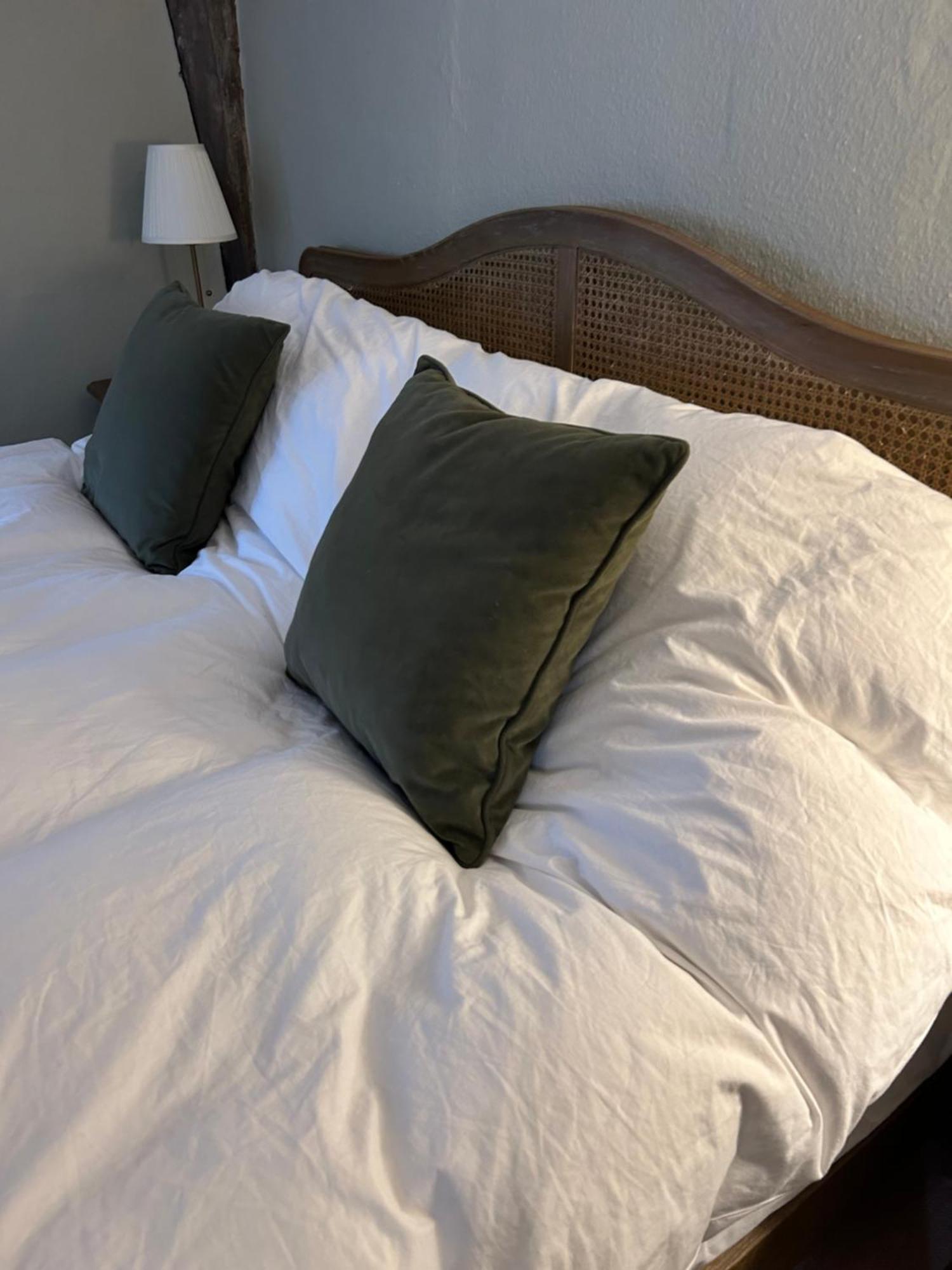 The White Horse 4*